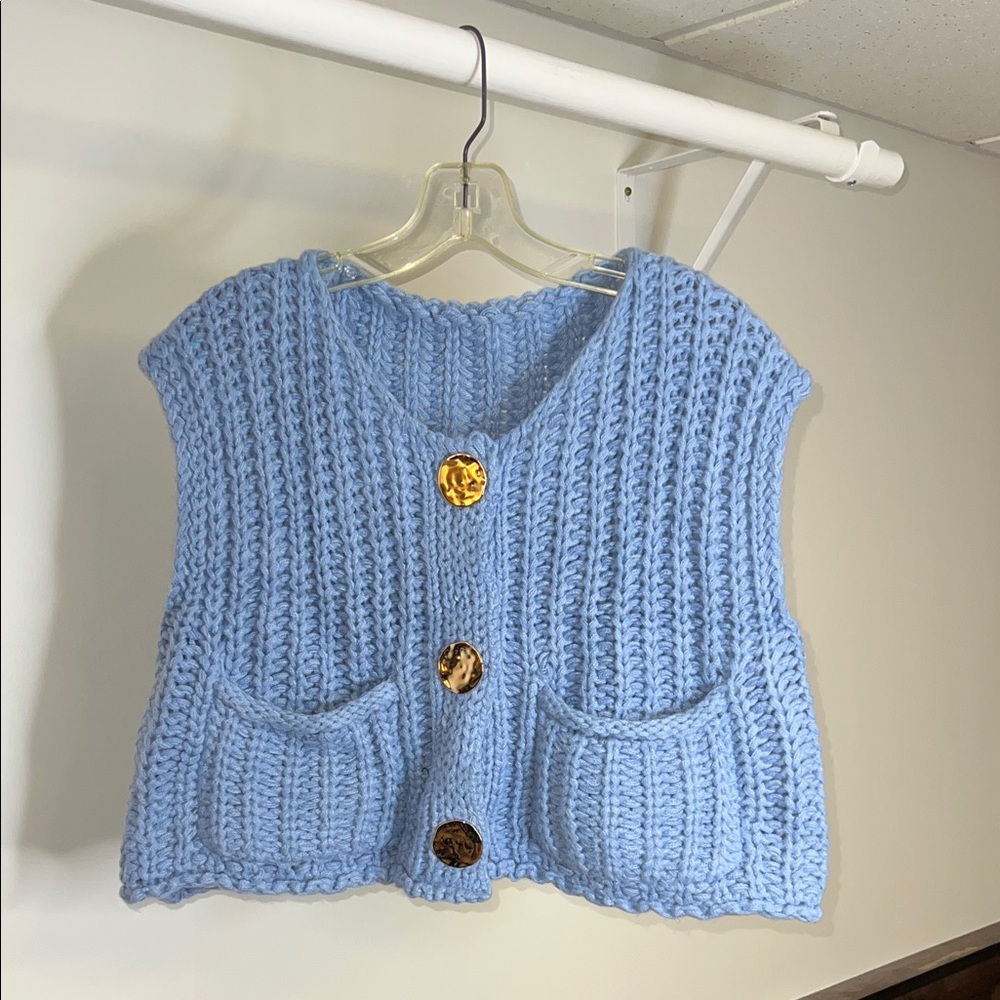 Amazon Cropped‎ Length Chunky Knit Blue Gold Button Sweater Vest- S